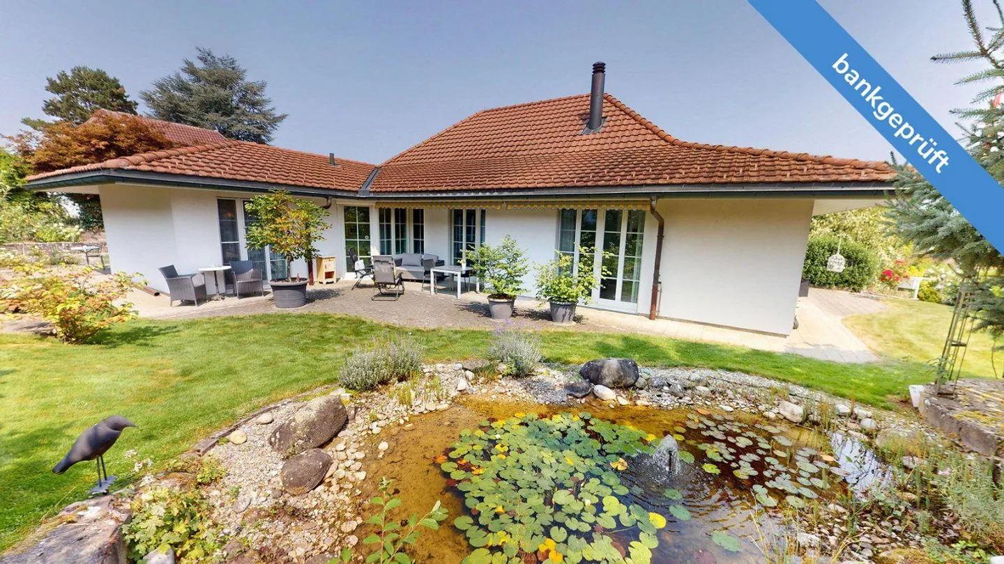 AgentSelly - Dream House with Unobstructed View of the Alps - Photo 10 of 13