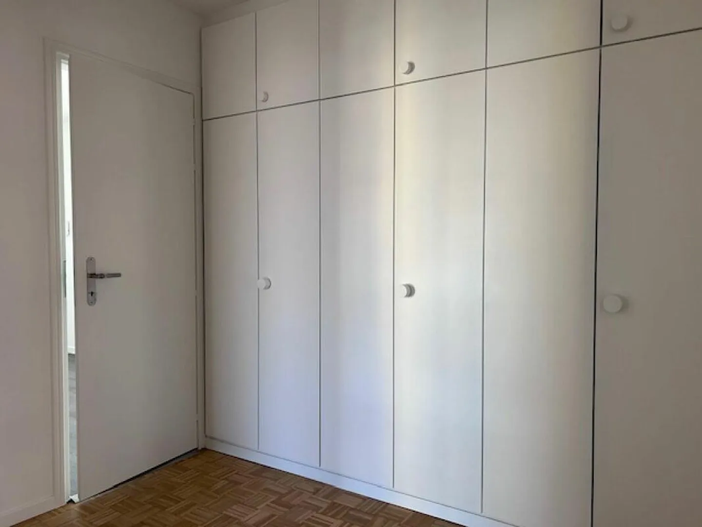 CENTRALE APPARTAMENTO DI 4.5 LOCALI CON CAMINO - COMPLETAMENTE RISTRUTTURATO - Foto 11 di 19