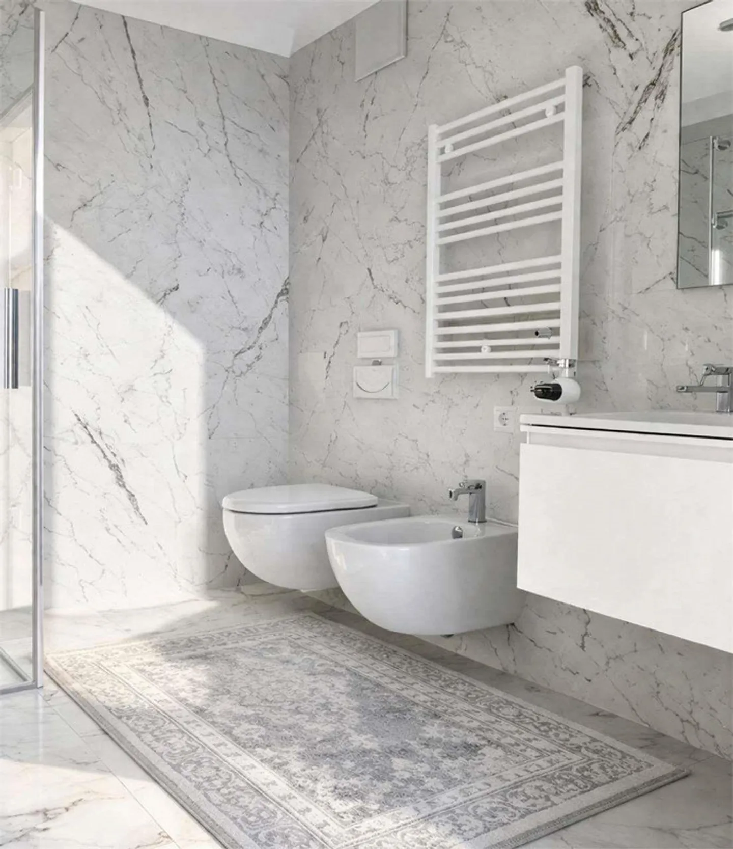 Refined new apartment with exclusive private garden - Photo 7 of 11