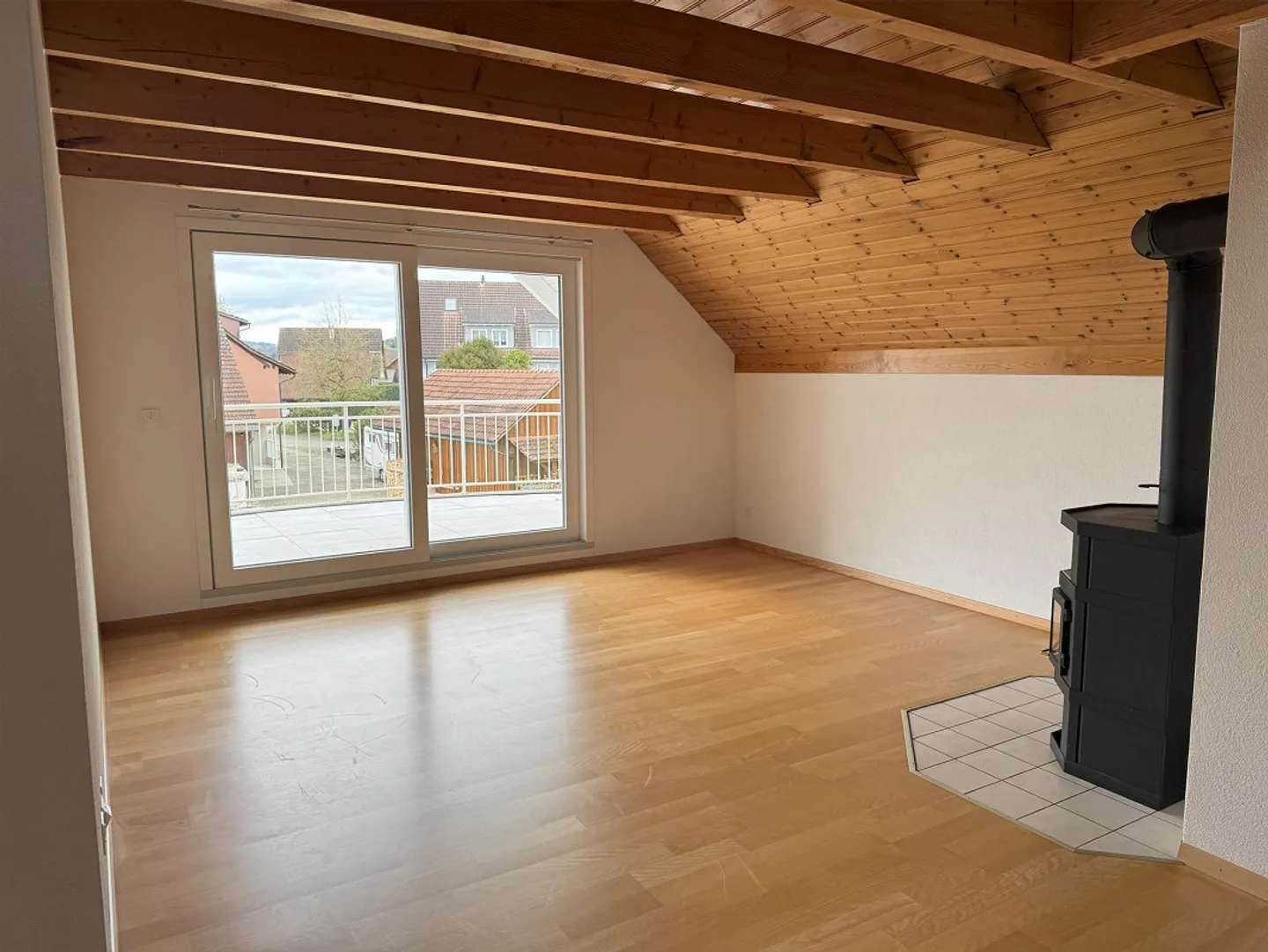 Charming 5.5-room attic apartment in the attractive municipality of Zuzwil SG - Photo 2 of 22