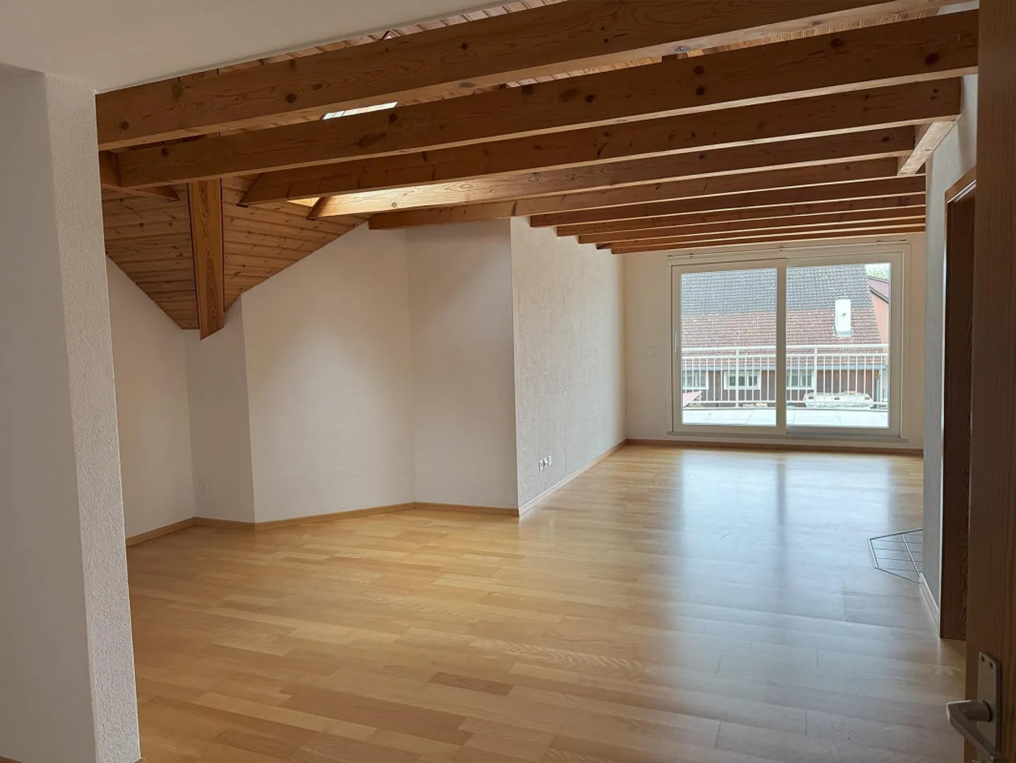Charming 5.5-room attic apartment in the attractive municipality of Zuzwil SG - Photo 4 of 22