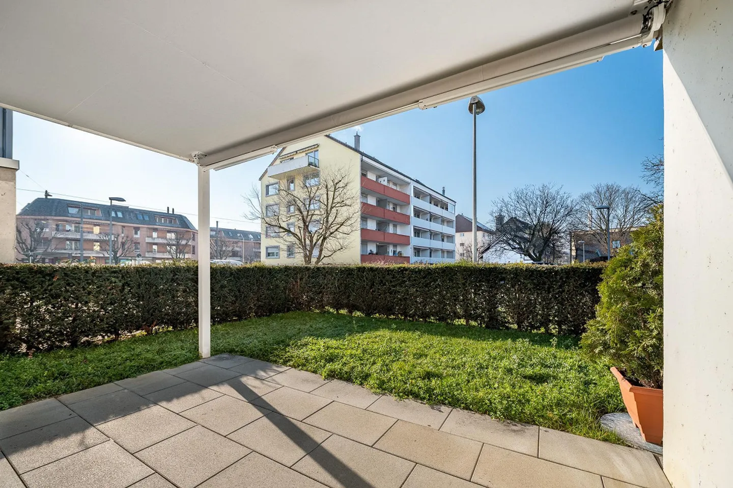 Appartamento luminoso di 2,5 stanze in una buona posizione - Foto 1 di 6