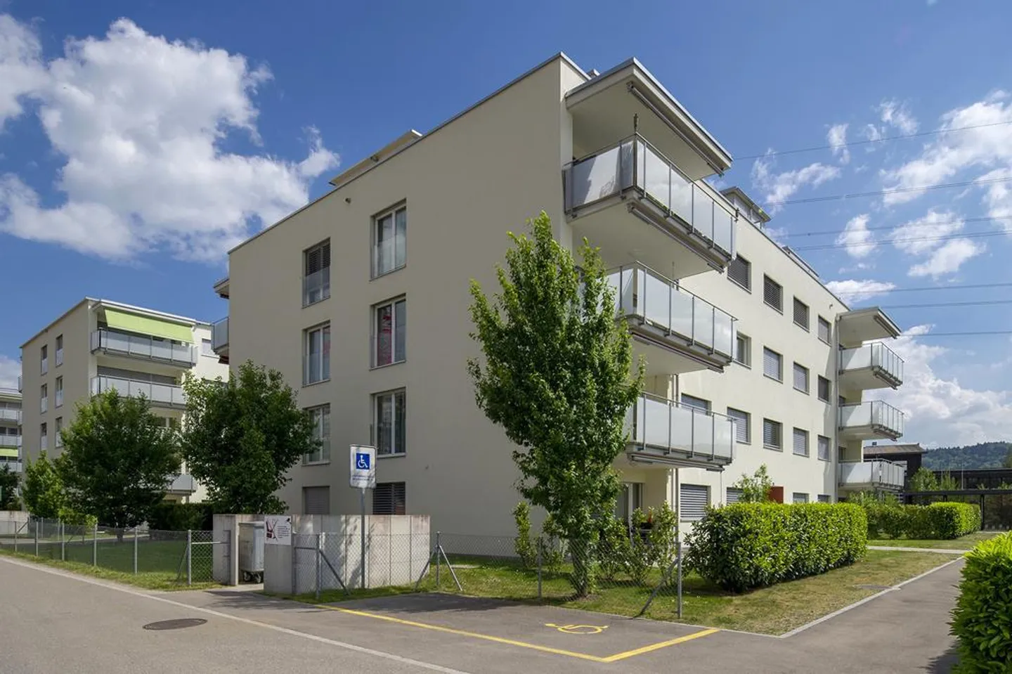 Einstellparkplätze mit E-Ladestationen zu vermieten - Foto 1 von 1