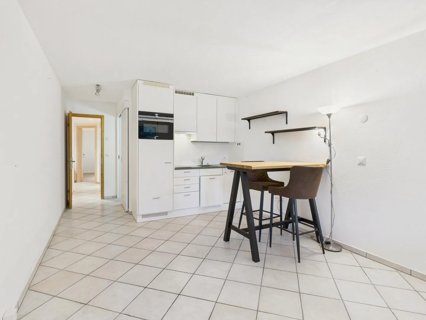 Living with a View – Charming 2.5-Room Second Apartment with Large... - Photo 2 of 15