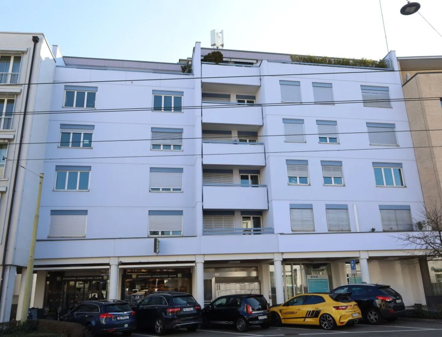 Büro- oder Praxisräumlichkeiten in Binningen - Foto 1 von 26