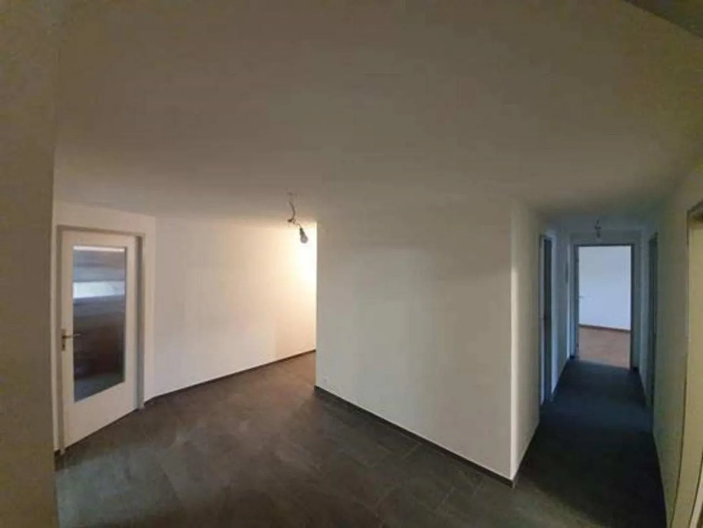 Grosszügige und helle Wohnung in Riehen - Foto 4 von 12