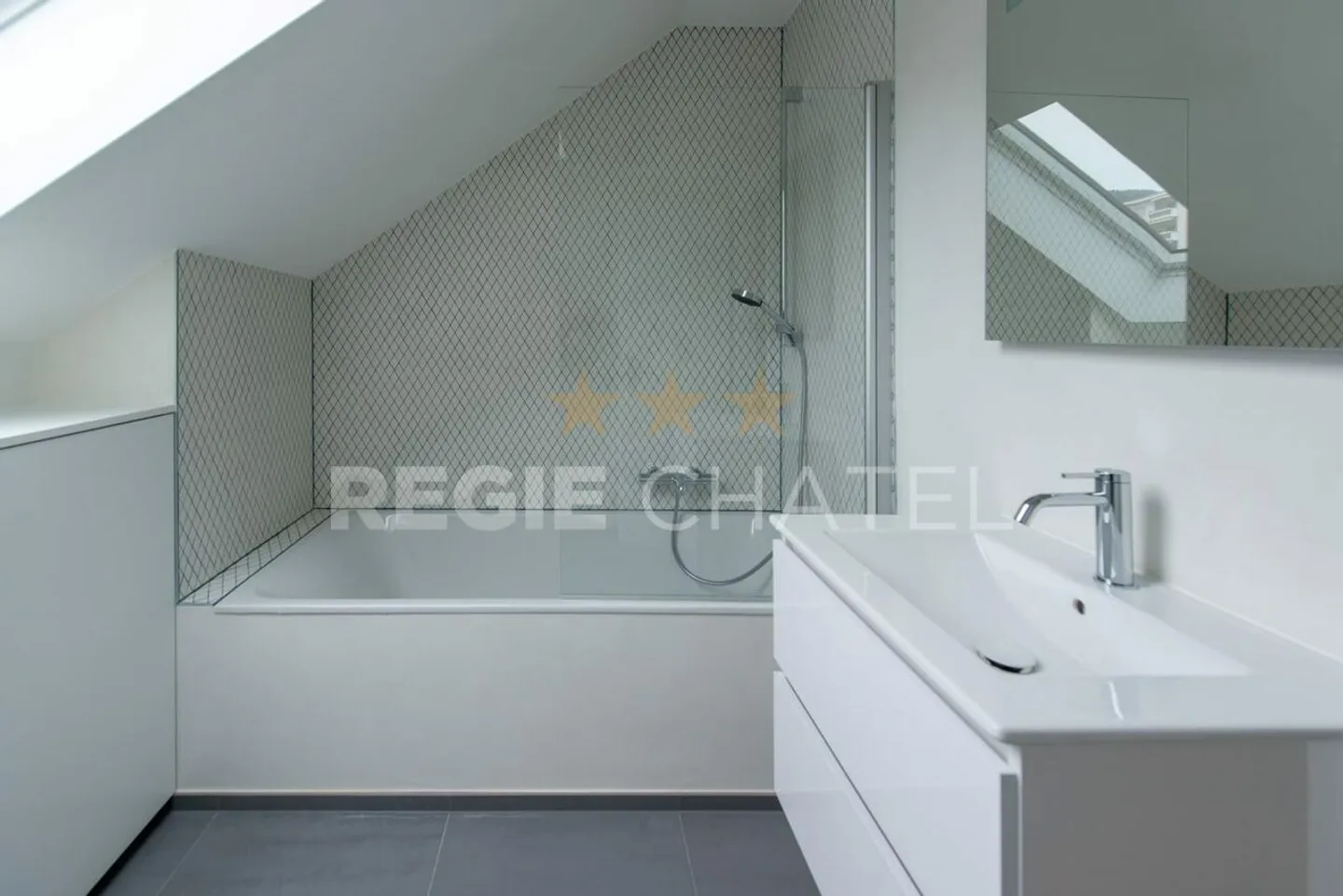 Apartment for rent - Photo 8 of 11