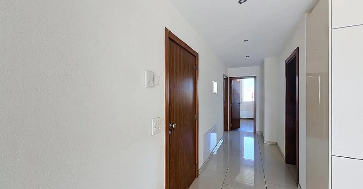 3.5 Room Apartment - Photo 8 of 13