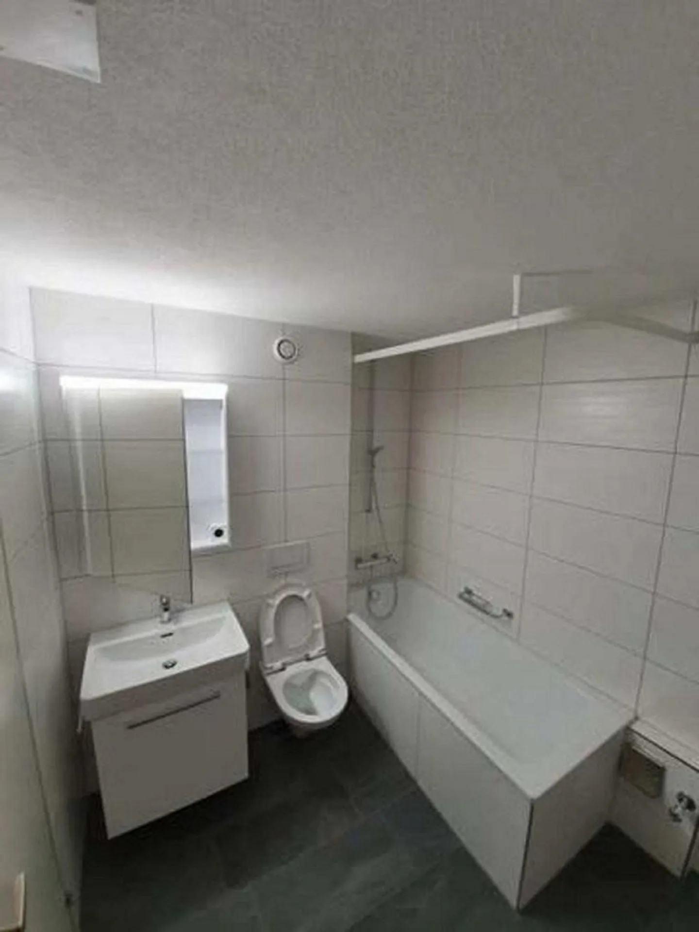 Grosszügige und helle Wohnung in Riehen - Foto 7 von 12