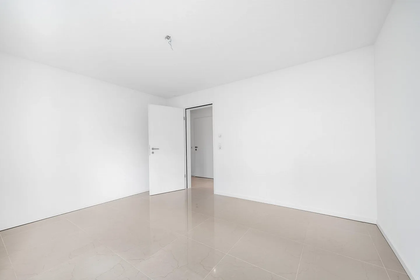 Appartamento luminoso di 2,5 stanze in una buona posizione - Foto 5 di 6