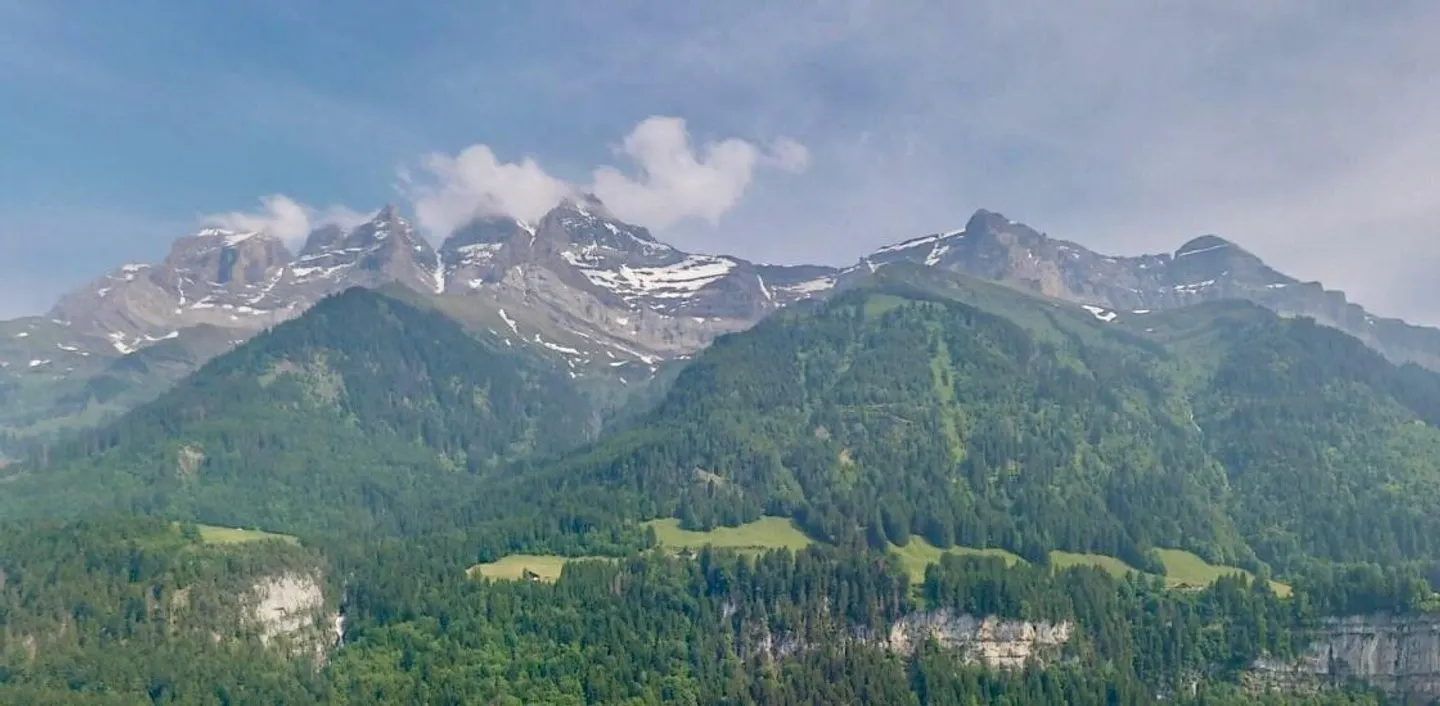 Appartamento completamente ristrutturato nel centro di Champéry, vista panoramica - Foto 2 di 11