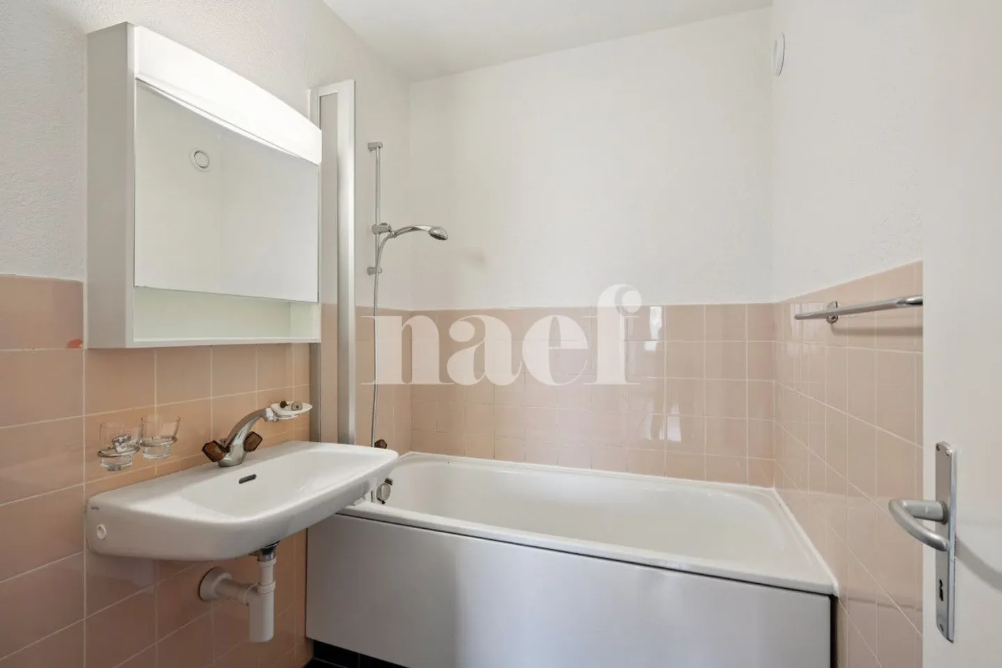 À Neuchâtel, près de Serrrières, appartement de 4 pièces - Photo 11 sur 12