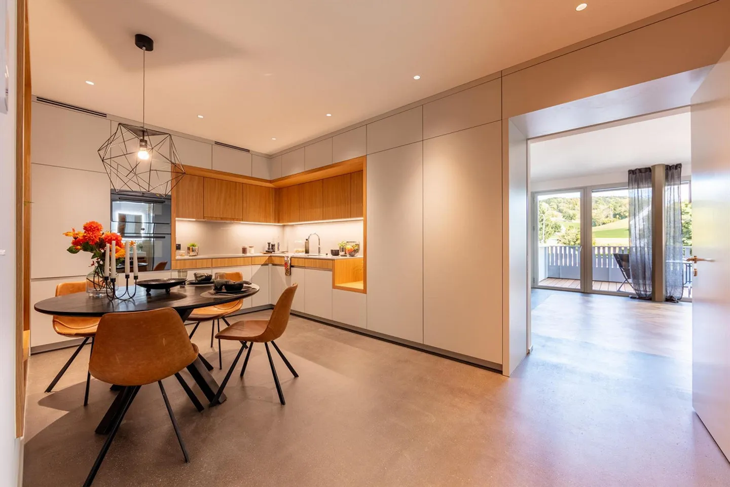 Kompakte und stilvolle 2.5 Zimmerwohnung im 1. OG - Foto 3 von 12