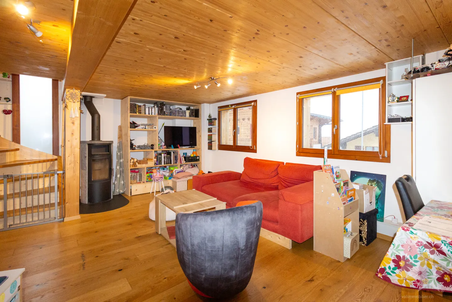 Fienile ristrutturato di 4,5 locali di 107 m2 abitabili con giardino di 40 m2 - Foto 2 di 13