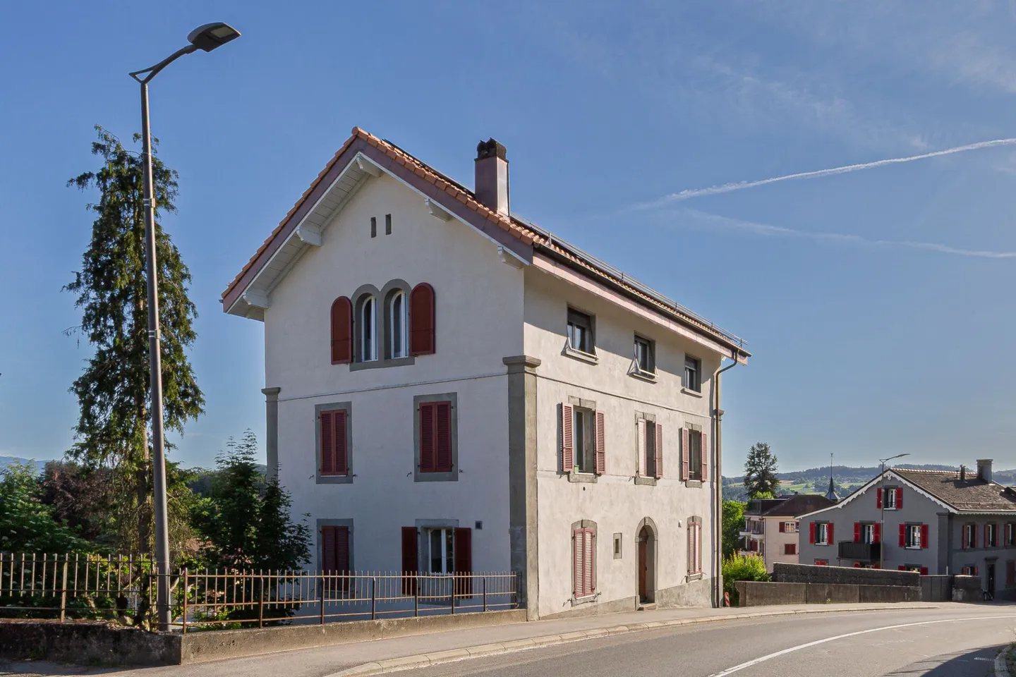Mieteinbringendes Gebäude mit 4 Wohnungen - Foto 3 von 11