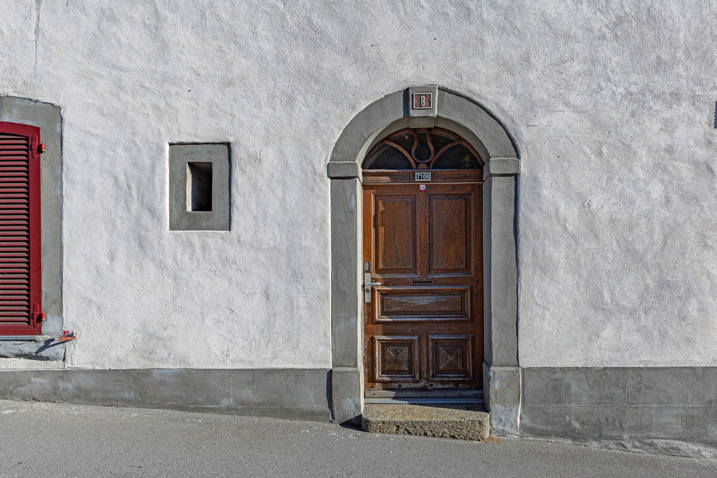 Mieteinbringendes Gebäude mit 4 Wohnungen - Foto 4 von 11