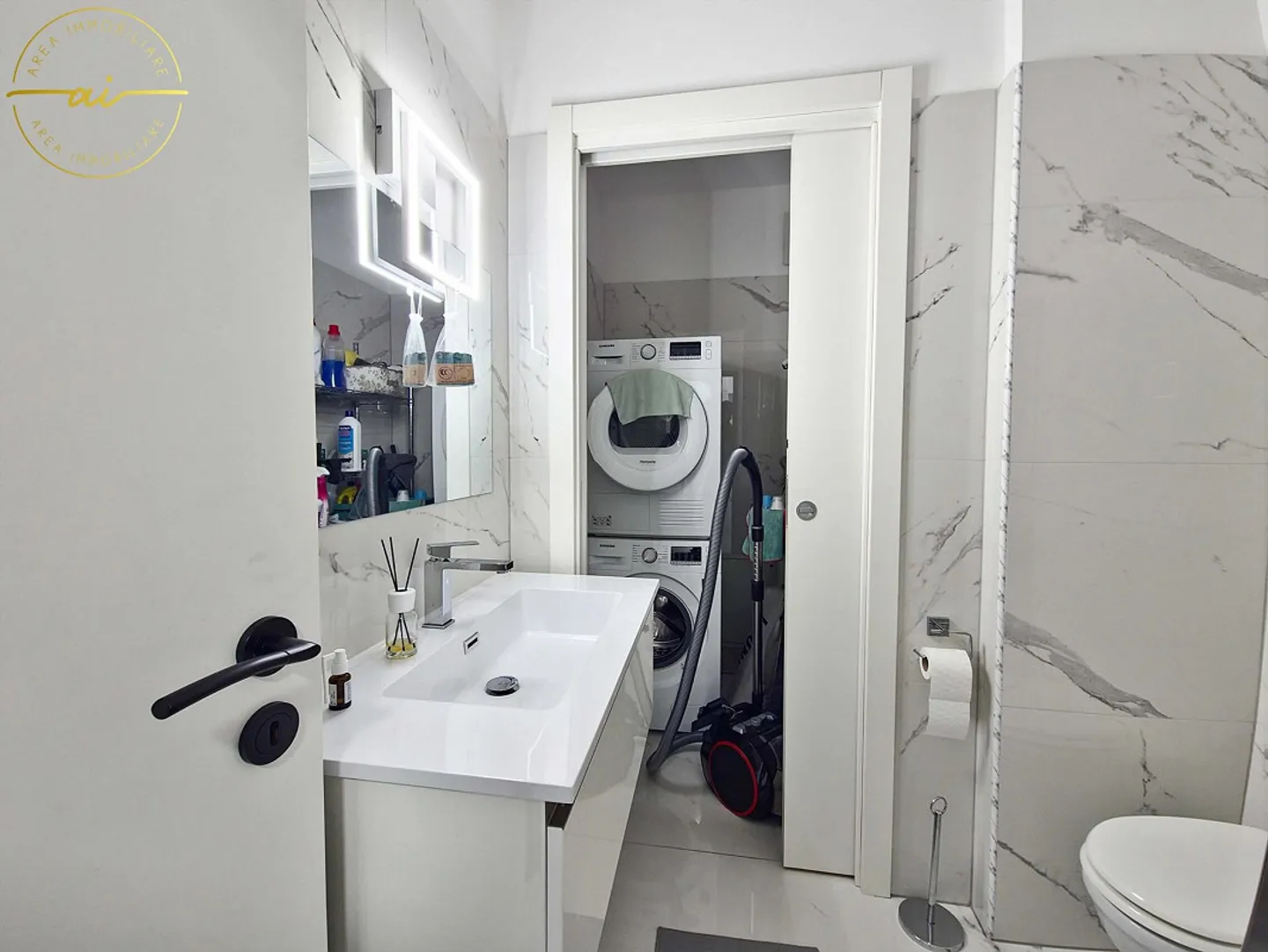 ÉLÉGANT ET LUMINEUX 4.5 PIÈCES AVEC JARDIN PRIVÉ - Photo 9 sur 13