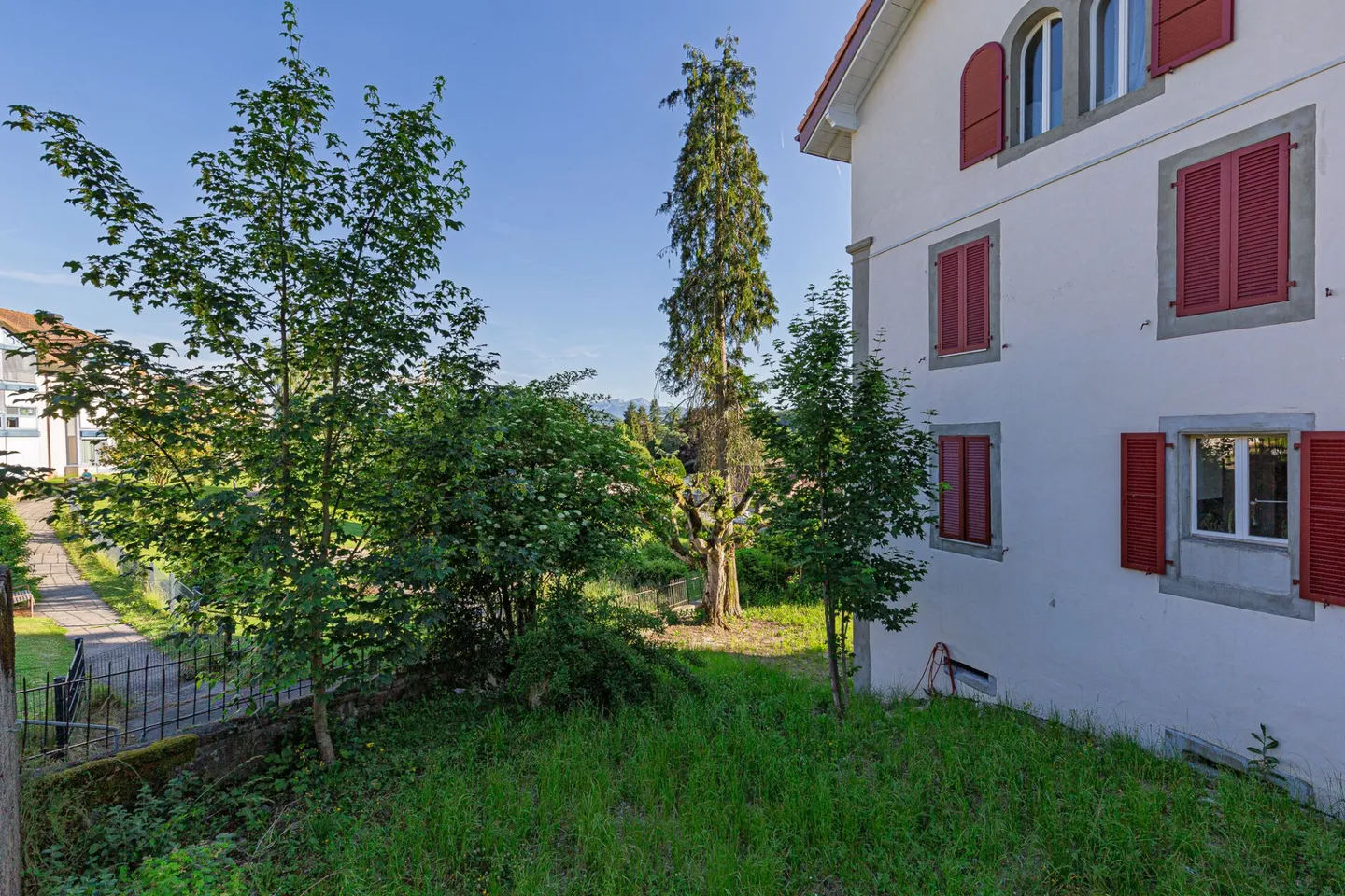 Mieteinbringendes Gebäude mit 4 Wohnungen - Foto 5 von 11