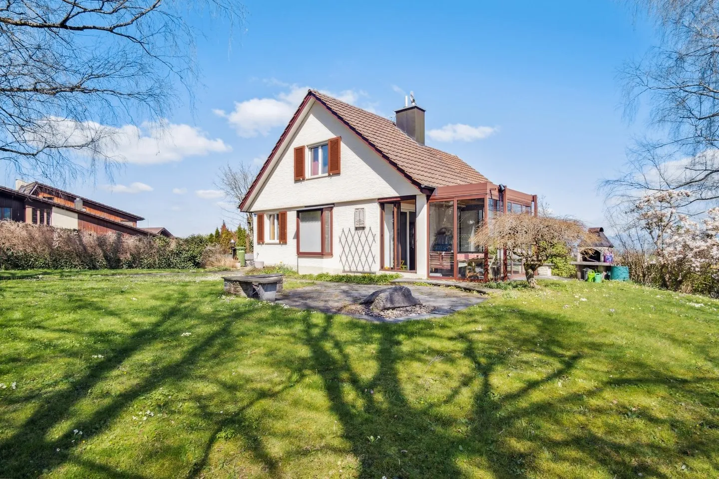 Casa unifamiliare in campagna con vista mozzafiato e molto spazio esterno - Foto 1 di 5