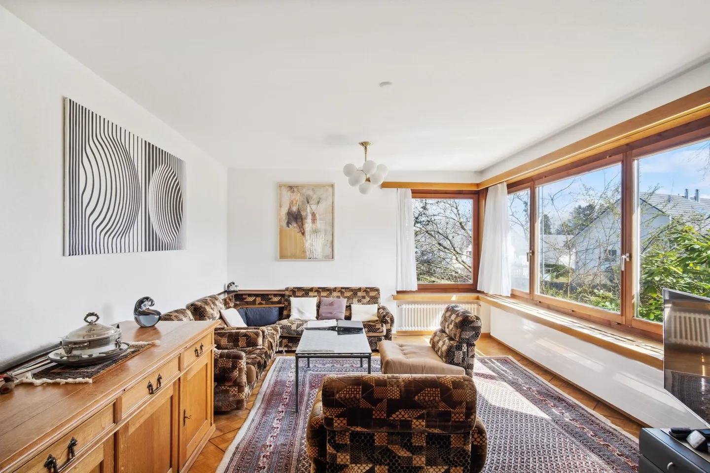 Casa unifamiliare in campagna con vista mozzafiato e molto spazio esterno - Foto 2 di 5