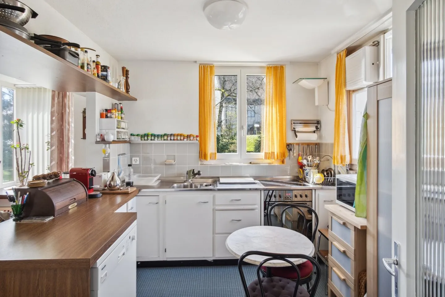 Casa unifamiliare in campagna con vista mozzafiato e molto spazio esterno - Foto 4 di 5