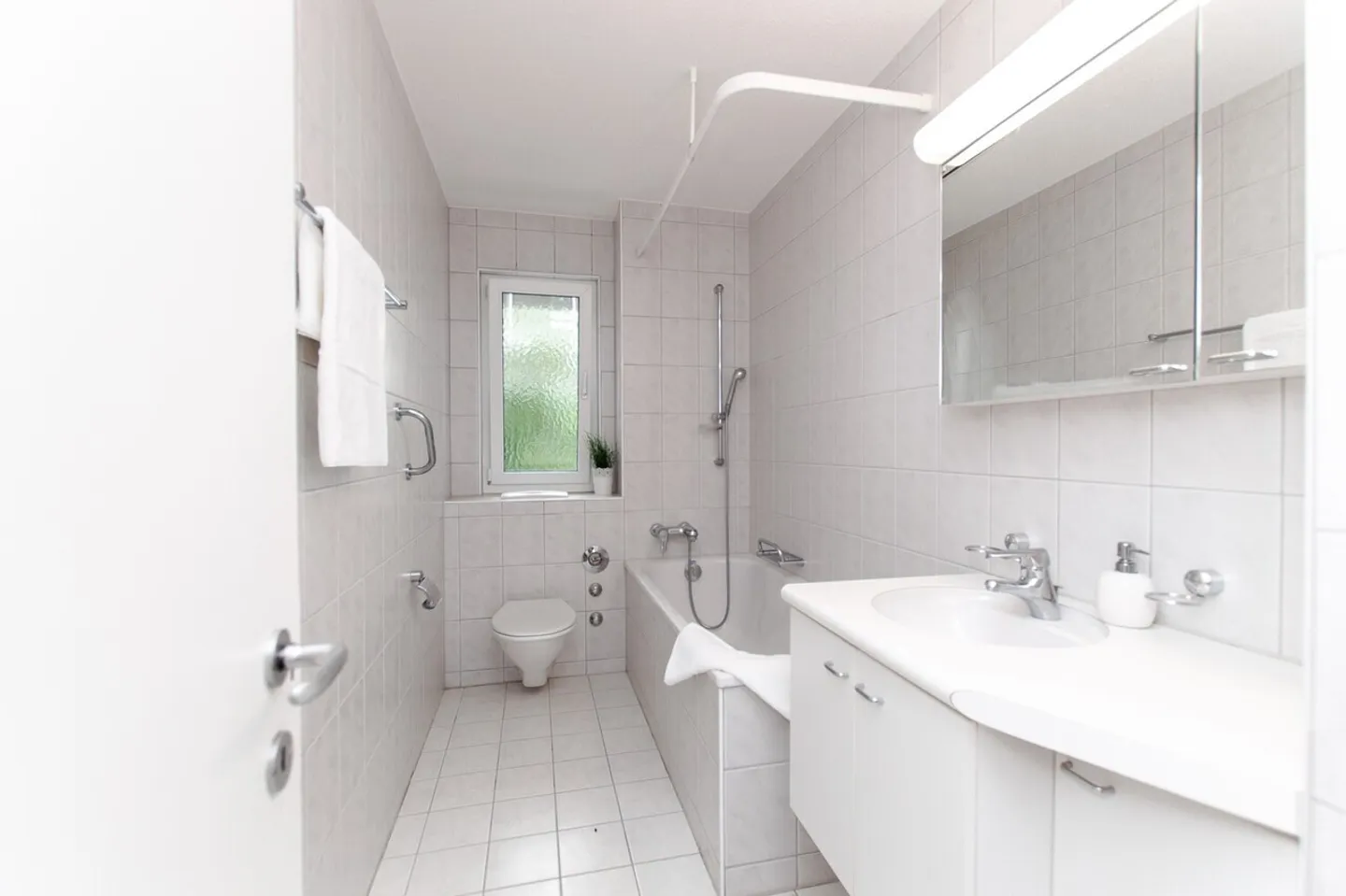 3-room apartment ground floor - limited until 30.09.2027 - Photo 3 of 8
