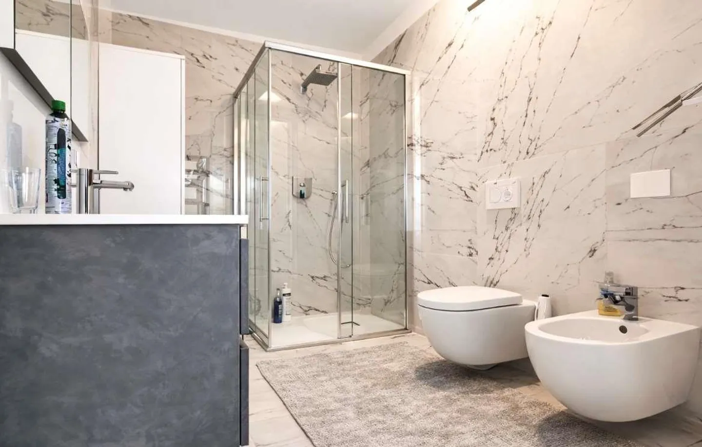 Elegant apartment newly built to a high standard with panoramic roof garden - Photo 4 of 10