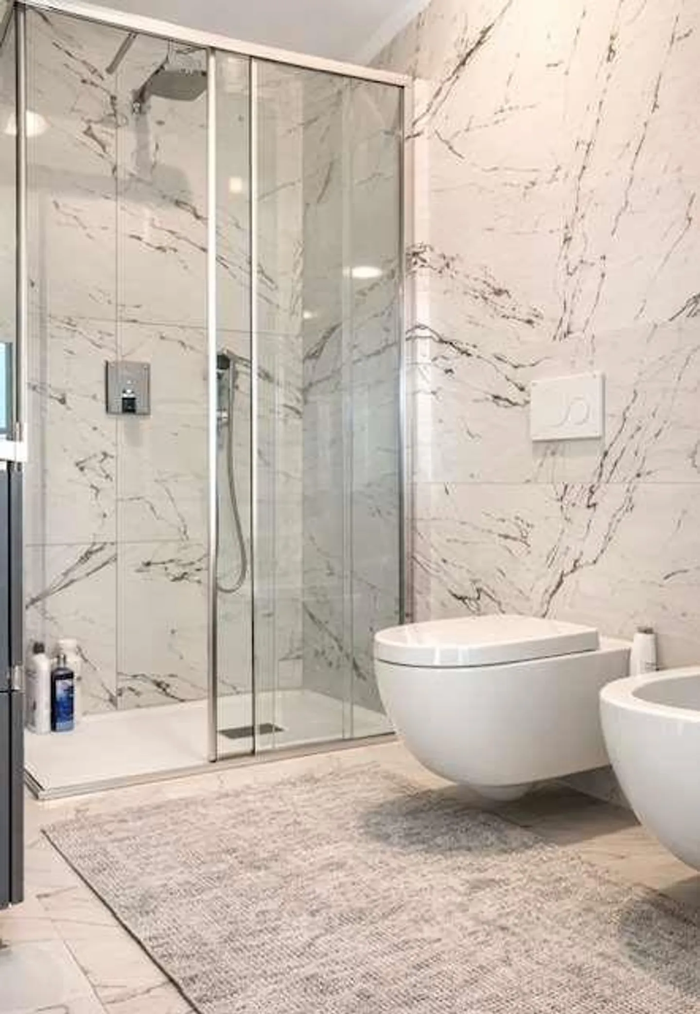 Elegant apartment newly built to a high standard with panoramic roof garden - Photo 7 of 10