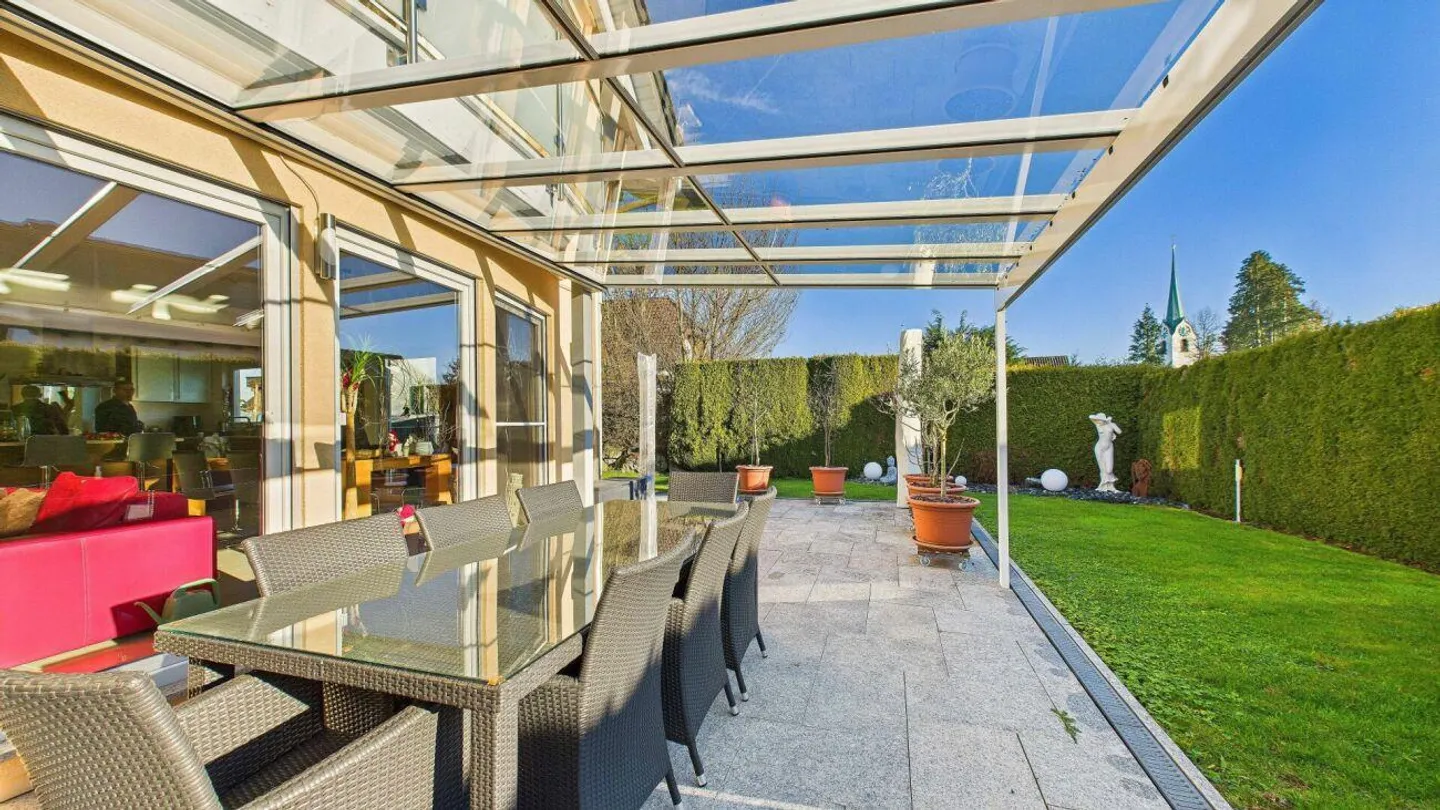 Gepflegtes Doppeleinfamilienhaus an sonniger Südhanglage - Foto 6 von 17