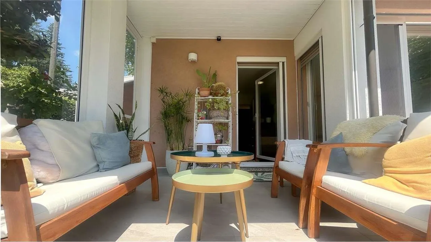 ELEGANTES HAUS MIT GARTEN UND AUSSICHT AUF DAS GRÜN - Foto 2 von 13