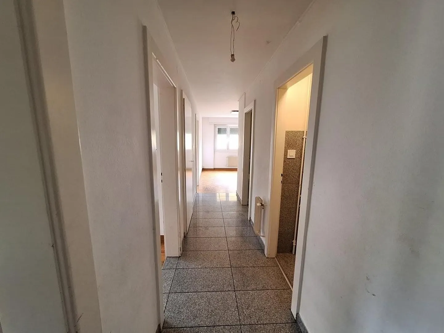 Alloggio situato nel centro città - Foto 8 di 10