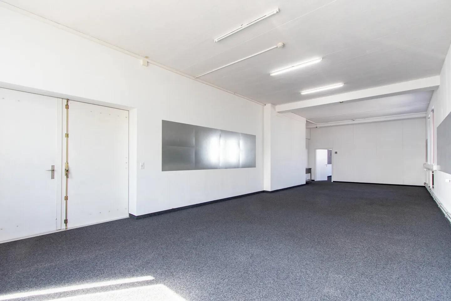 Commercial for rent - Photo 4 of 4