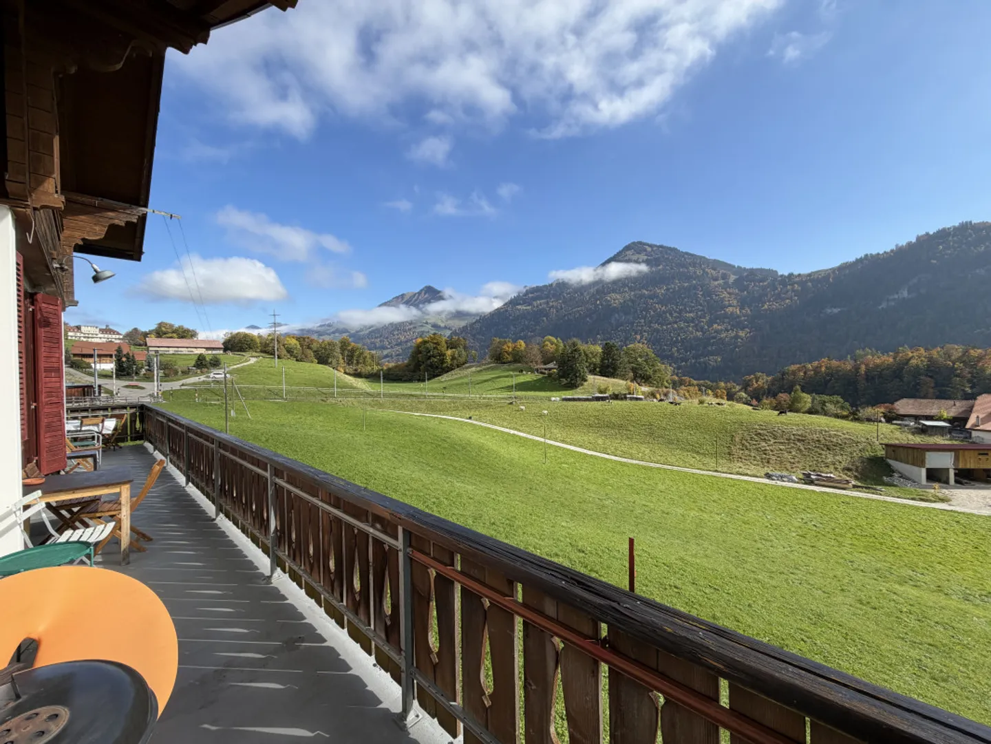 Magnificent renovated former MOB train station in Sciernes d'Albeuve - Photo 1 of 13