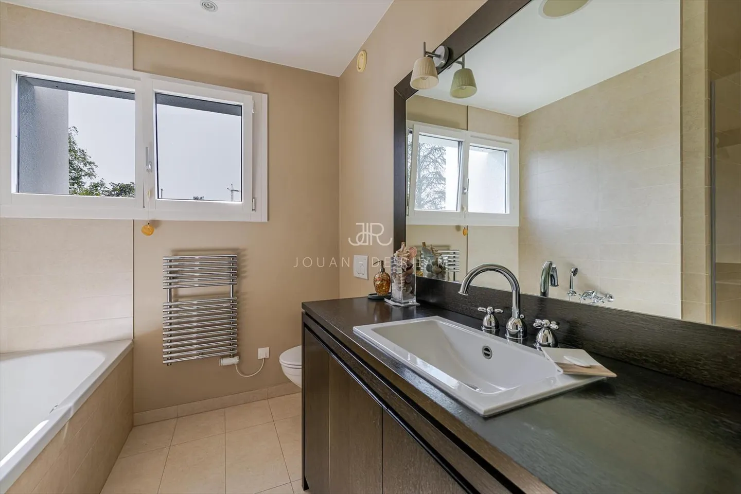 Co-Exclusivité - Magnifique maison contemporaine idéalement située - Photo 10 sur 11