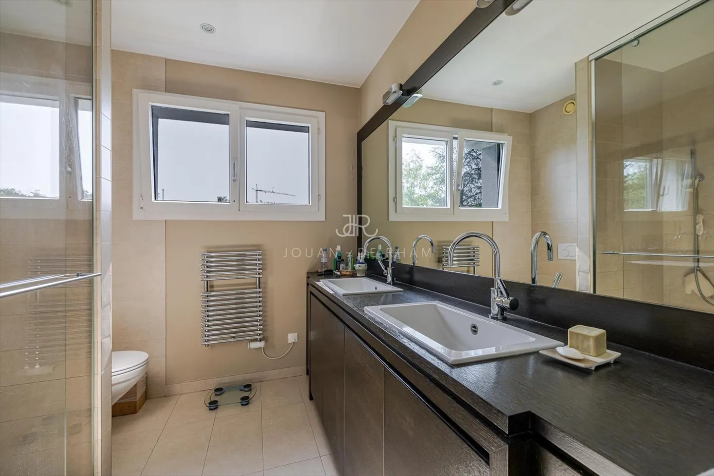 Co-Exclusivité - Magnifique maison contemporaine idéalement située - Photo 11 sur 11