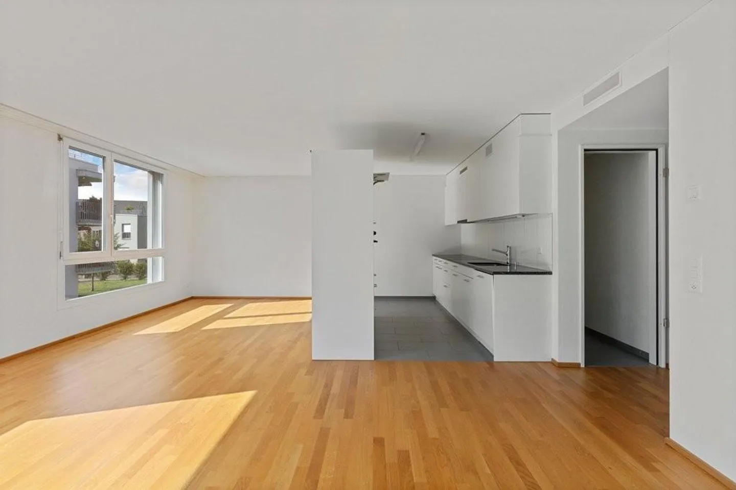 Apartment for rent - Photo 4 of 10