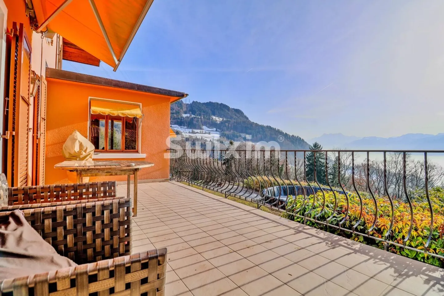 Exclusivité ! Villa au cœur de la nature avec vue sur le lac ! - Photo 1 sur 8