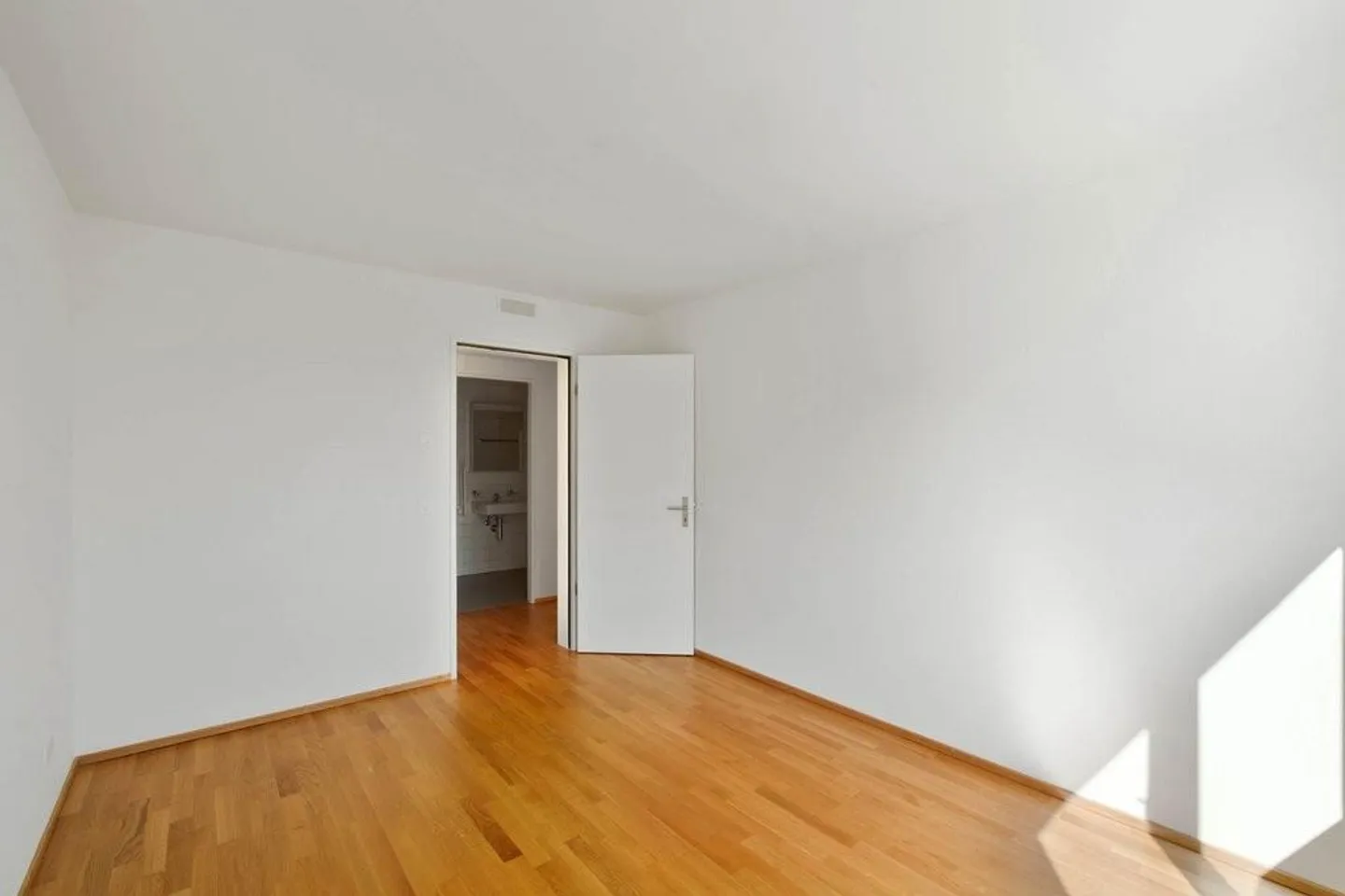 Apartment for rent - Photo 9 of 10