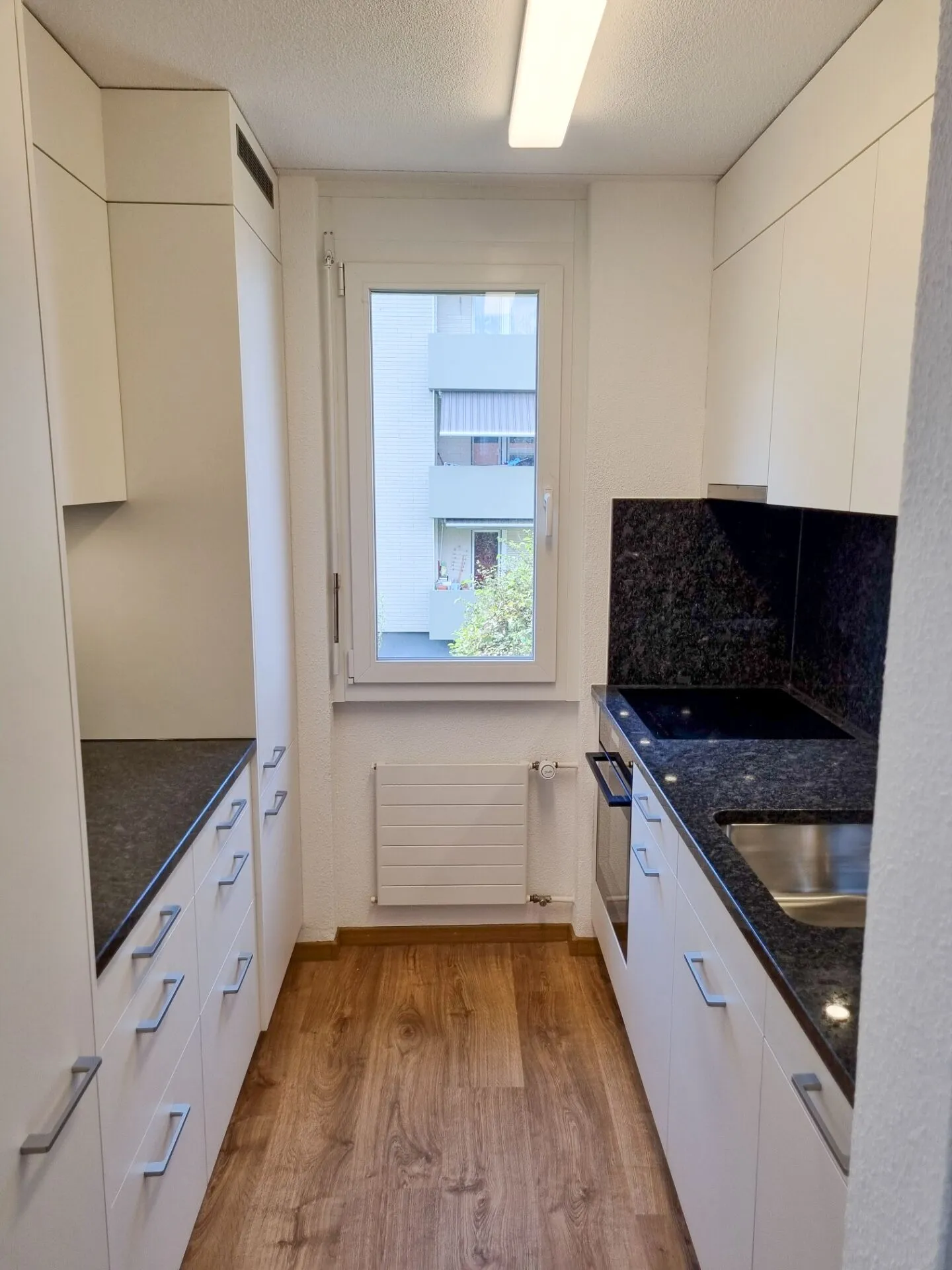 Spacious 2.5-room apartment near the train station - Photo 3 of 8