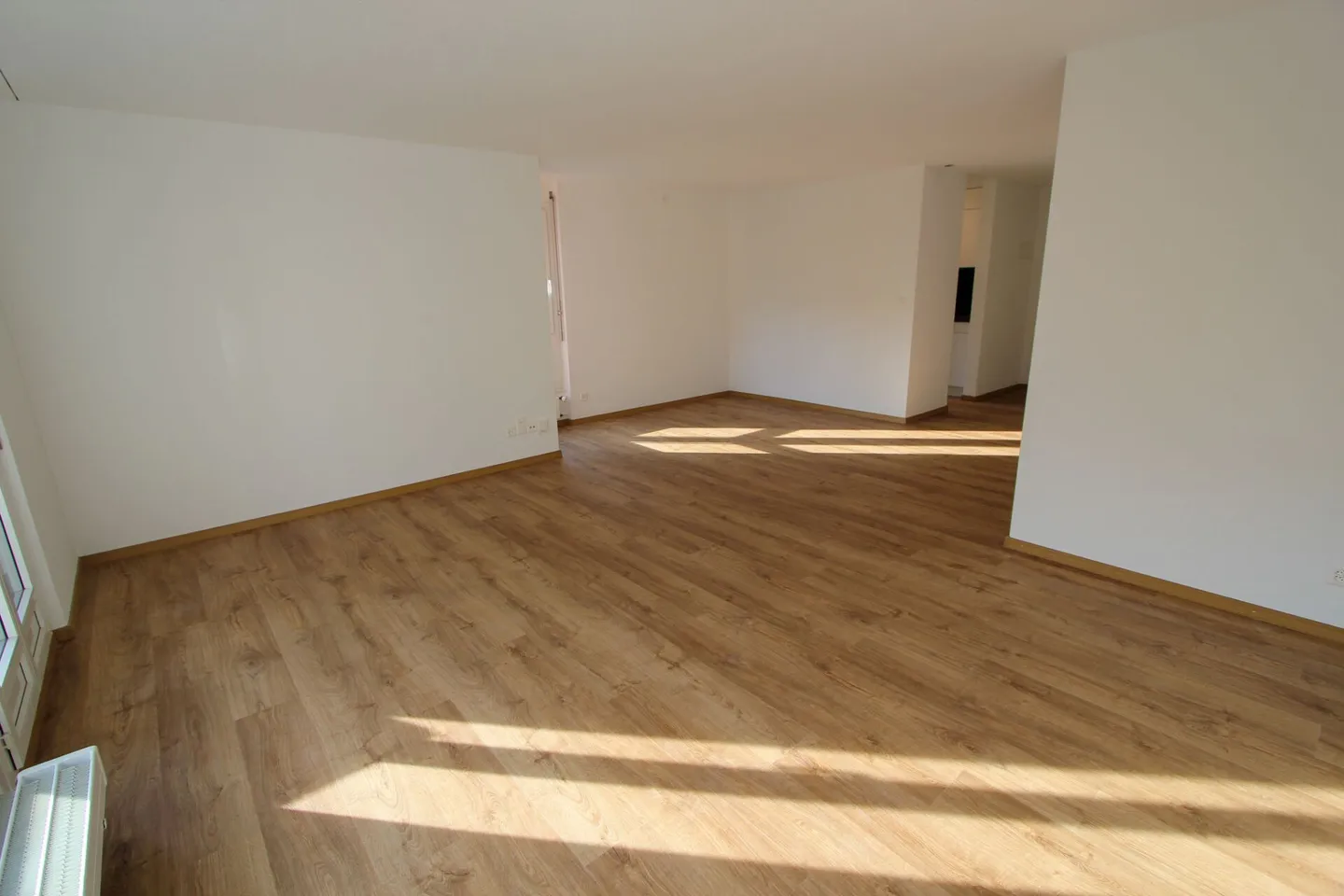 Spacious 2.5-room apartment near the train station - Photo 5 of 8
