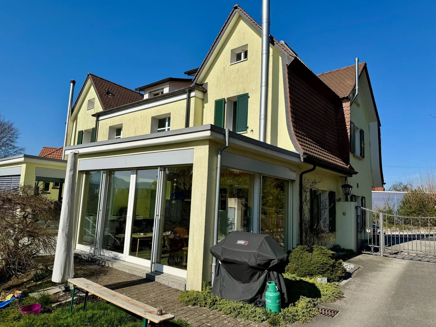 Charming two-family house with character in Olten for rent - Photo 3 of 26