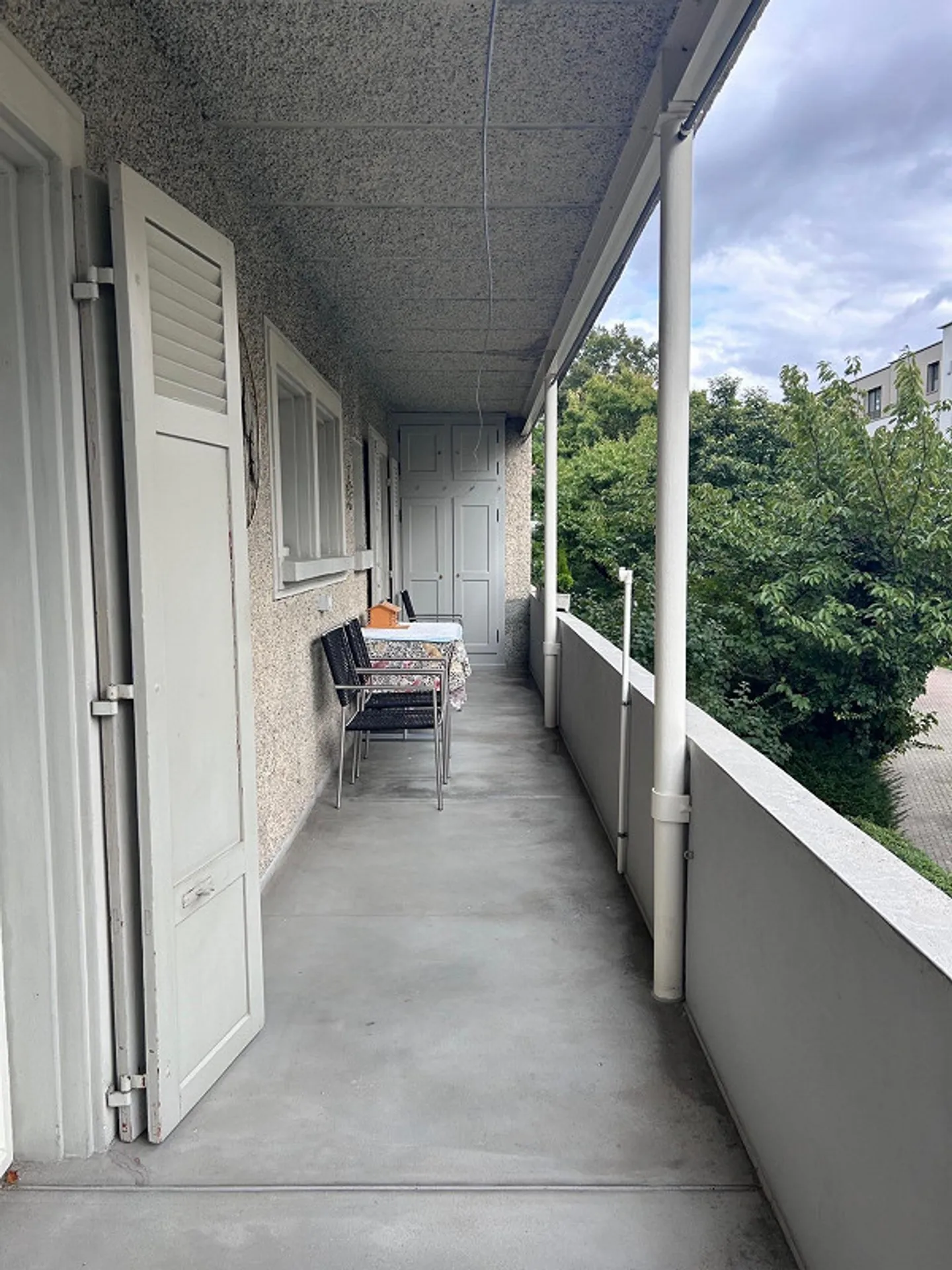Grosse 4-Zimmerwohnung mit grossem Balkon - Foto 2 von 15