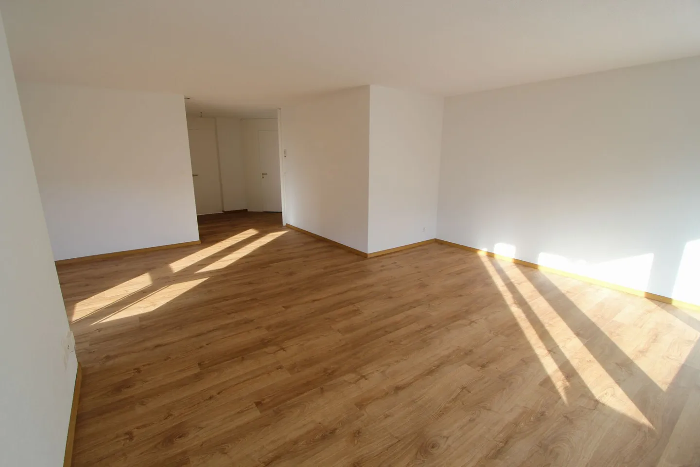 Spacious 2.5-room apartment near the train station - Photo 6 of 8