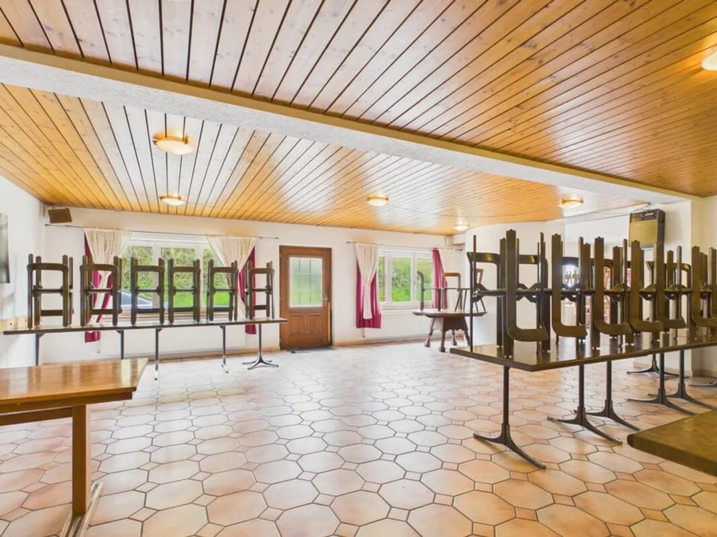 Restaurant spacieux à louer à Ederswiler - Photo 4 sur 13