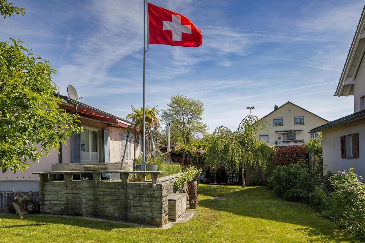 Charmante maison individuelle avec un vaste jardin (terrain à bâtir) - Photo 2 sur 8