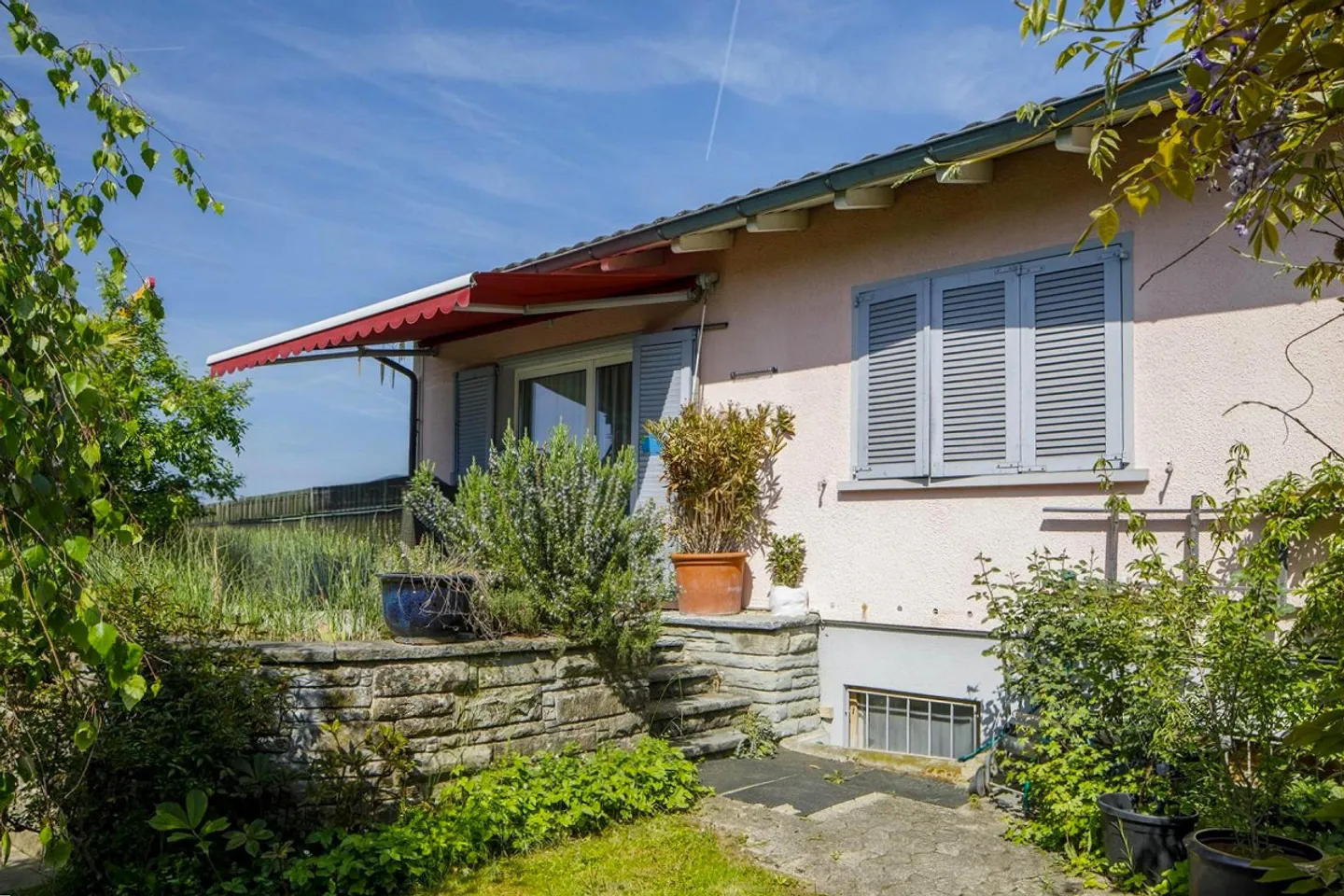 Charmante maison individuelle avec un vaste jardin (terrain à bâtir) - Photo 4 sur 8