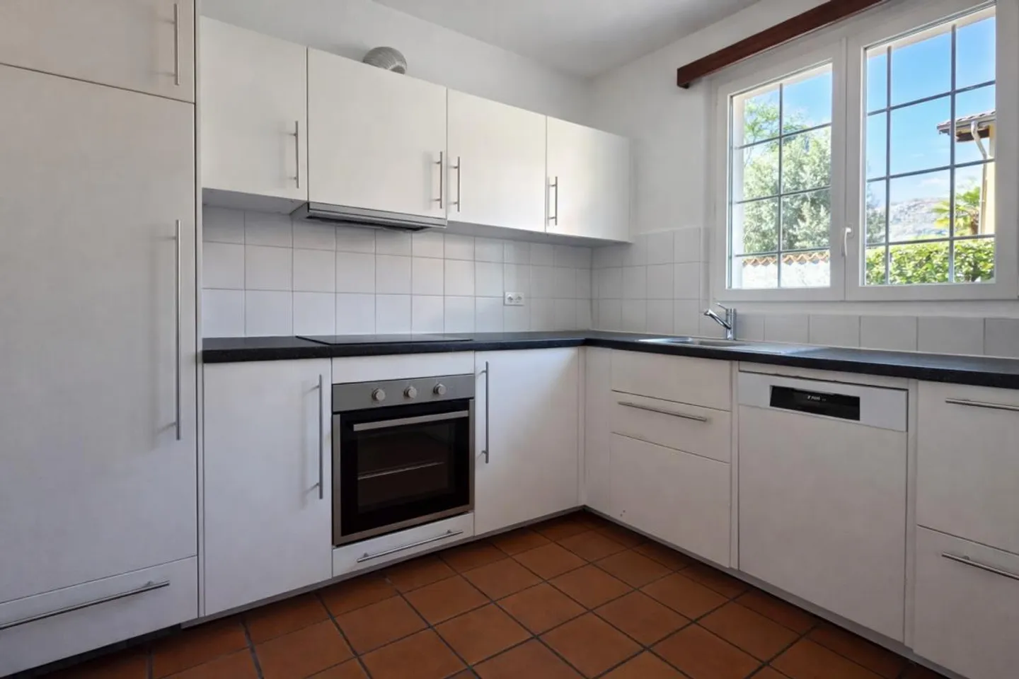 Maison de ville d'angle avec jardin - Losone - Photo 4 sur 10