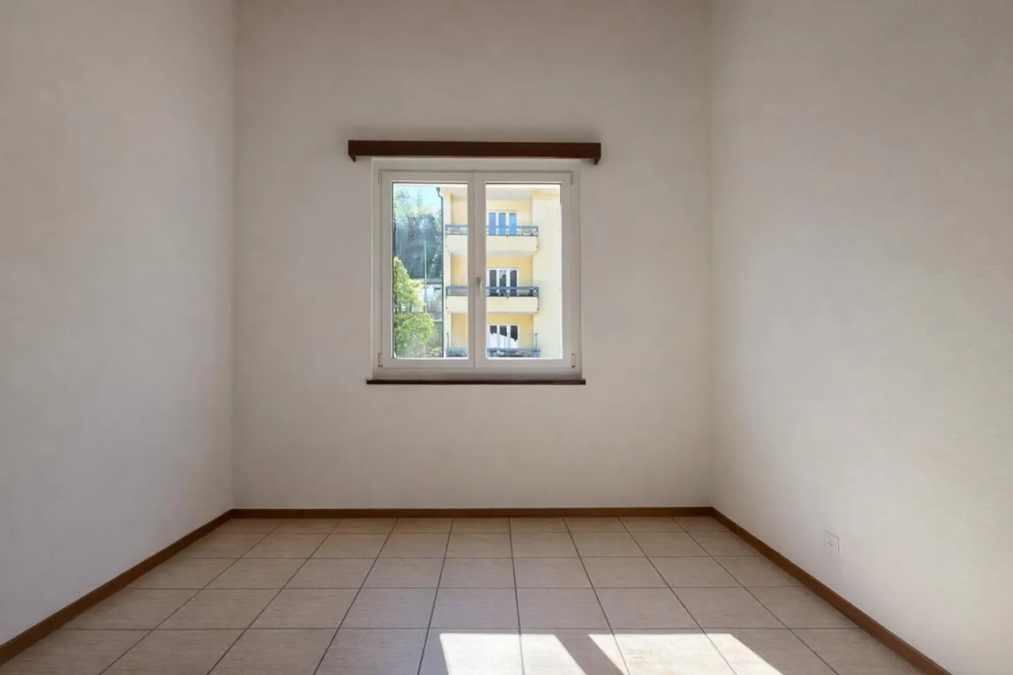 Maison de ville d'angle avec jardin - Losone - Photo 9 sur 10