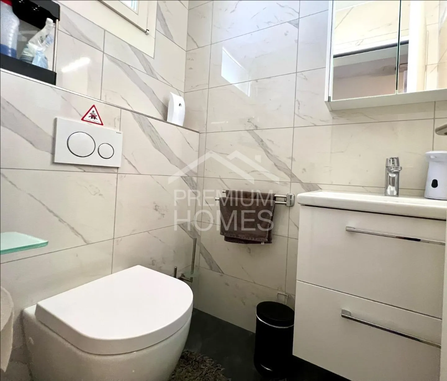 Charming End-of-Terrace House with Style and Space for the Whole Family - Photo 11 of 13