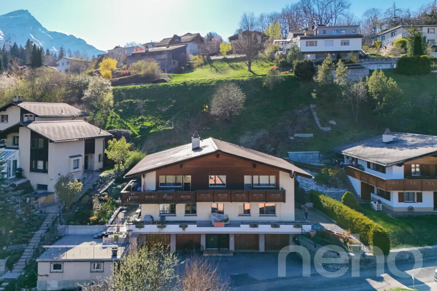 Investire con vista: Casa multifamiliare in vendita in posizione privilegiata a Thusis - Foto 2 di 13